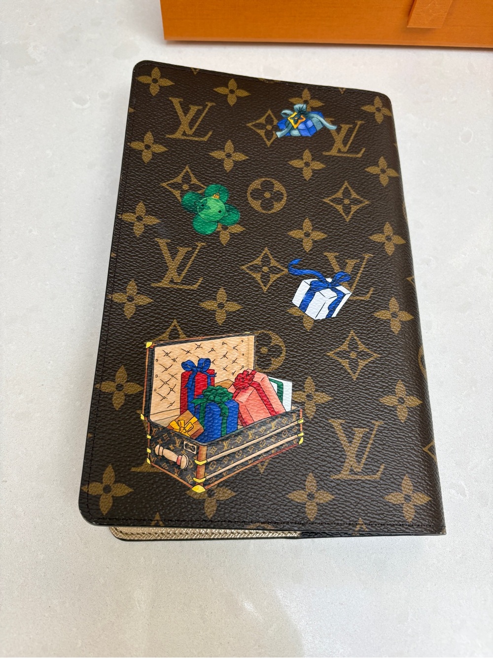 Authentic Louis Vuitton Monogram Vivienne MM Notebook Cover - Picture 3 of 4